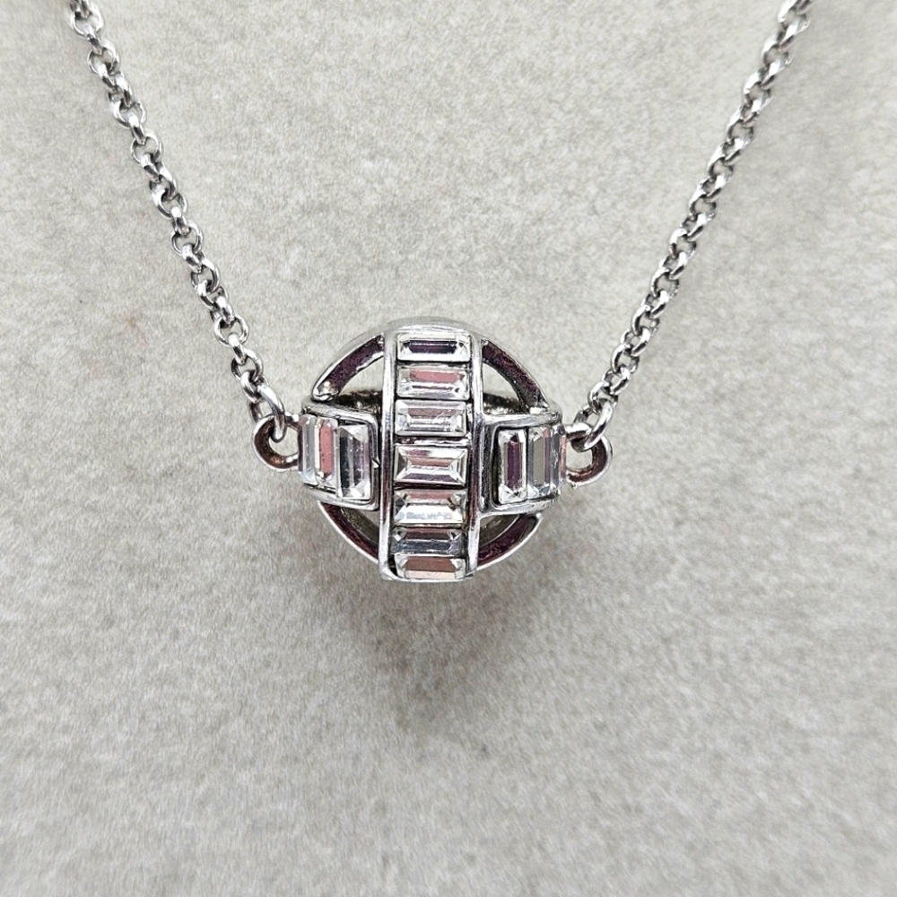 VINTAGE Carolee Silver Tone Glass Rhinestone 3D Sphere Ball Necklace Signed